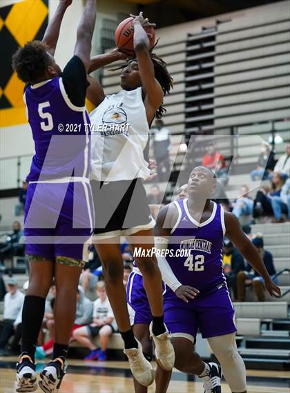 Thumbnail 1 in Muncie Central @ Avon (Scrimmage) photogallery.