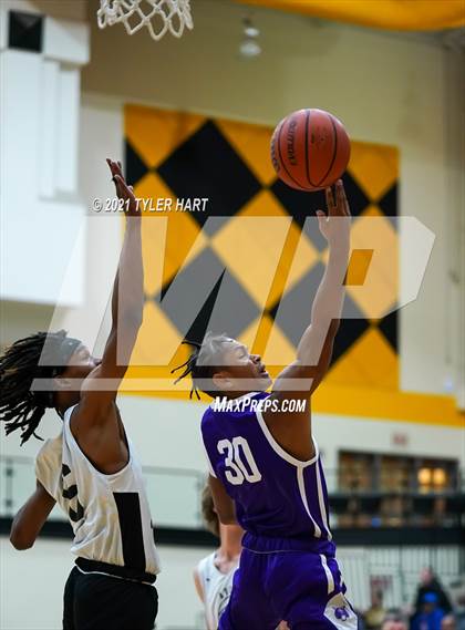 Thumbnail 1 in Muncie Central @ Avon (Scrimmage) photogallery.