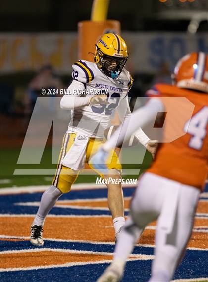 Thumbnail 1 in DeSoto Central @ Madison Central (MHSAA 7A North Round 1 Playoff) photogallery.