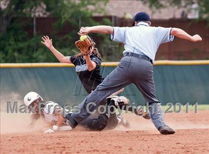 Thumbnail 2 in Hebron vs Guyer (5A Region1 Bidistrict) photogallery.