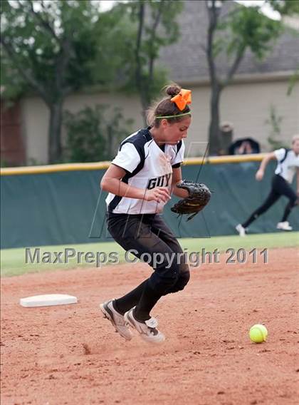 Thumbnail 2 in Hebron vs Guyer (5A Region1 Bidistrict) photogallery.