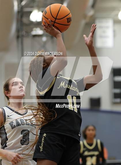 Thumbnail 3 in Monterey Trail @ Vista del Lago photogallery.