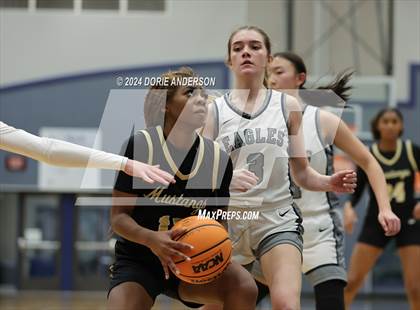 Thumbnail 3 in Monterey Trail @ Vista del Lago photogallery.