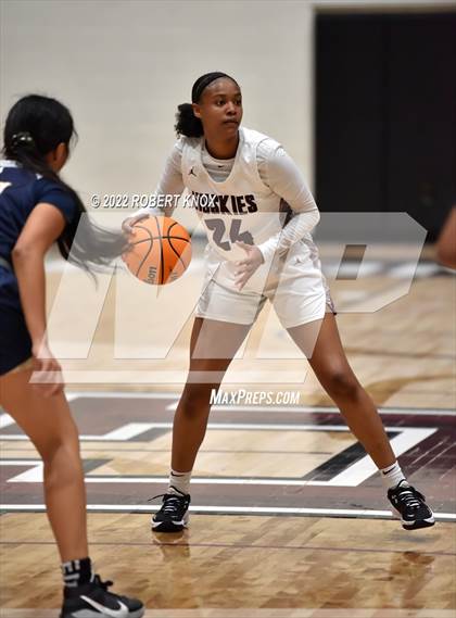 Thumbnail 3 in Desert Vista @ Hamilton (AIA 6A Quarterfinal Playoff) photogallery.