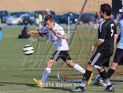Thumbnail 3 in Palos Verdes vs. Servite (20th Annual SoCal Classic) photogallery.