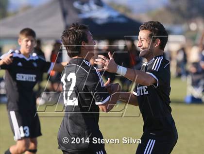 Thumbnail 2 in Palos Verdes vs. Servite (20th Annual SoCal Classic) photogallery.