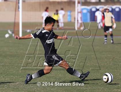 Thumbnail 2 in Palos Verdes vs. Servite (20th Annual SoCal Classic) photogallery.