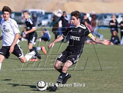 Thumbnail 2 in Palos Verdes vs. Servite (20th Annual SoCal Classic) photogallery.