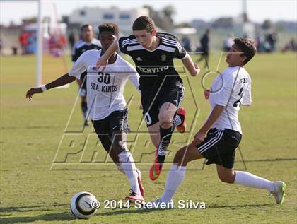 Thumbnail 2 in Palos Verdes vs. Servite (20th Annual SoCal Classic) photogallery.