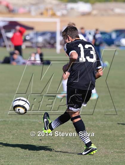 Thumbnail 3 in Palos Verdes vs. Servite (20th Annual SoCal Classic) photogallery.