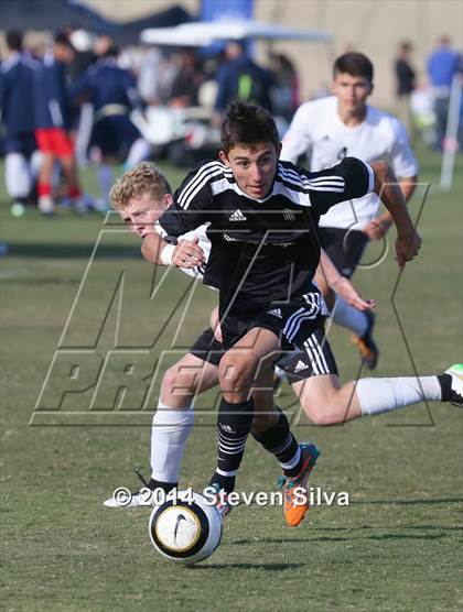 Thumbnail 3 in Palos Verdes vs. Servite (20th Annual SoCal Classic) photogallery.