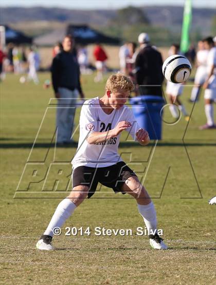 Thumbnail 1 in Palos Verdes vs. Servite (20th Annual SoCal Classic) photogallery.