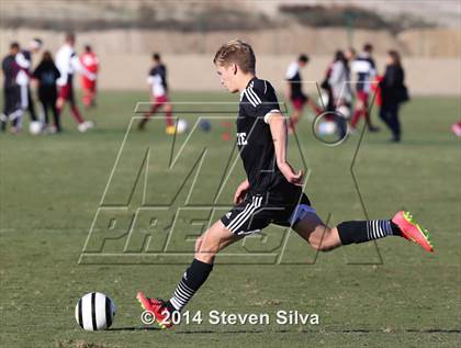 Thumbnail 1 in Palos Verdes vs. Servite (20th Annual SoCal Classic) photogallery.