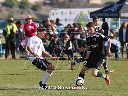 Thumbnail 2 in Palos Verdes vs. Servite (20th Annual SoCal Classic) photogallery.