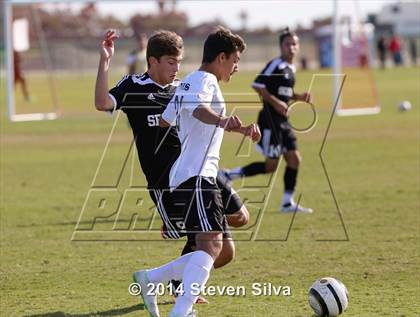 Thumbnail 2 in Palos Verdes vs. Servite (20th Annual SoCal Classic) photogallery.