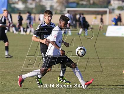 Thumbnail 2 in Palos Verdes vs. Servite (20th Annual SoCal Classic) photogallery.