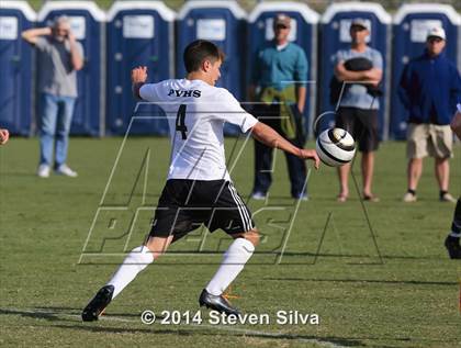 Thumbnail 2 in Palos Verdes vs. Servite (20th Annual SoCal Classic) photogallery.