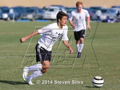 Thumbnail 2 in Palos Verdes vs. Servite (20th Annual SoCal Classic) photogallery.