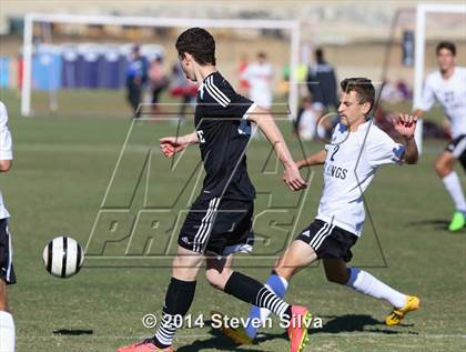 Thumbnail 2 in Palos Verdes vs. Servite (20th Annual SoCal Classic) photogallery.