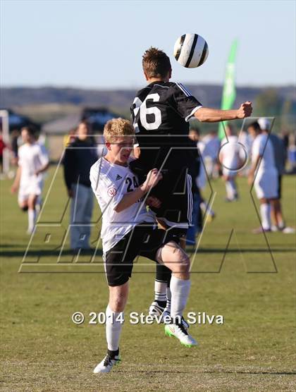 Thumbnail 2 in Palos Verdes vs. Servite (20th Annual SoCal Classic) photogallery.