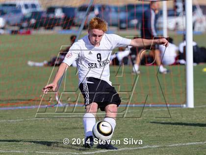Thumbnail 2 in Palos Verdes vs. Servite (20th Annual SoCal Classic) photogallery.