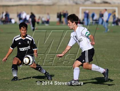 Thumbnail 2 in Palos Verdes vs. Servite (20th Annual SoCal Classic) photogallery.
