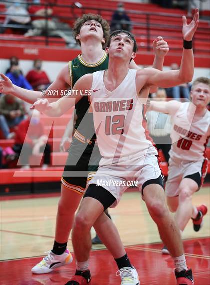 Thumbnail 3 in Hamilton Township vs Logan Elm photogallery.