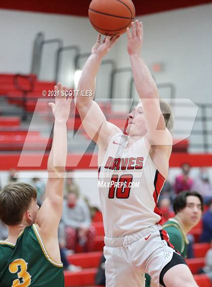 Thumbnail 3 in Hamilton Township vs Logan Elm photogallery.