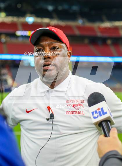 Thumbnail 3 in Katy vs. North Shore (UIL 6A-DI Football Semi-Regional) photogallery.