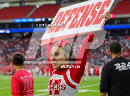 Thumbnail 3 in Katy vs. North Shore (UIL 6A-DI Football Semi-Regional) photogallery.