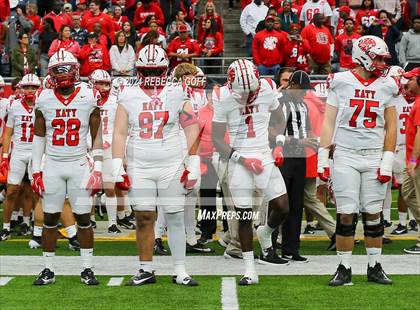 Thumbnail 3 in Katy vs. North Shore (UIL 6A-DI Football Semi-Regional) photogallery.