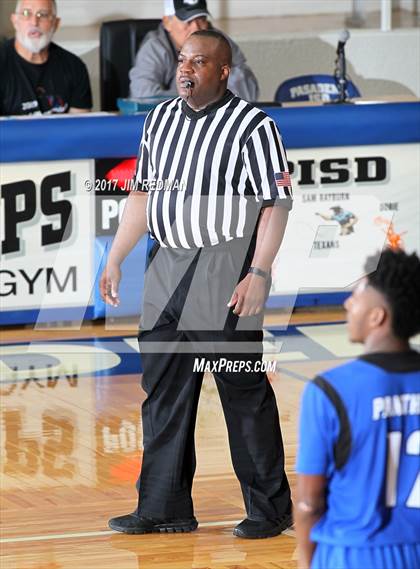Thumbnail 1 in Sam Rayburn vs. King (McDonald's Texas Invitational) photogallery.