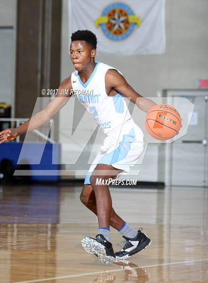 Thumbnail 2 in Sam Rayburn vs. King (McDonald's Texas Invitational) photogallery.