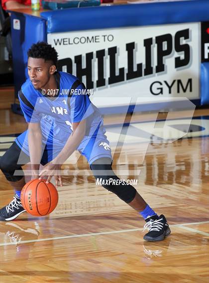 Thumbnail 1 in Sam Rayburn vs. King (McDonald's Texas Invitational) photogallery.