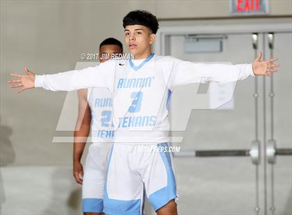 Thumbnail 3 in Sam Rayburn vs. King (McDonald's Texas Invitational) photogallery.