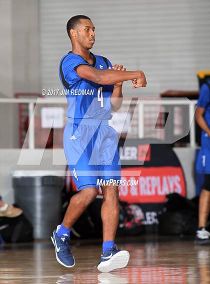 Thumbnail 1 in Sam Rayburn vs. King (McDonald's Texas Invitational) photogallery.