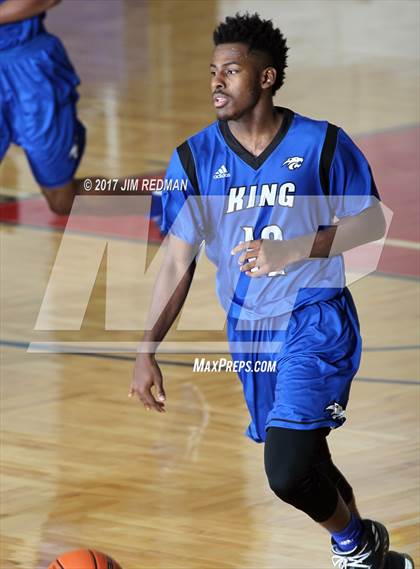 Thumbnail 3 in Sam Rayburn vs. King (McDonald's Texas Invitational) photogallery.