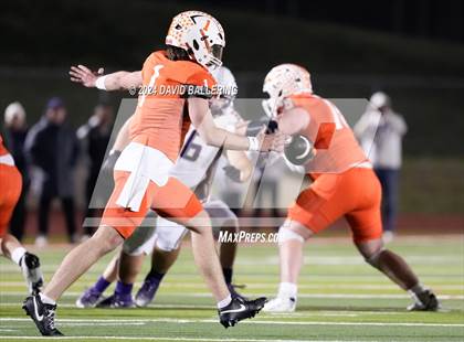 Thumbnail 1 in Celina vs Alvarado (UIL Football 4A Division 1 Region II Final) photogallery.