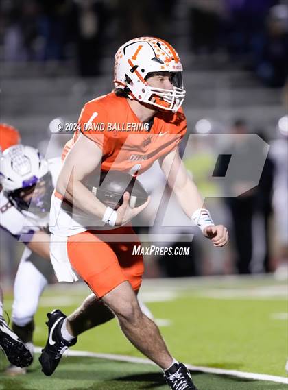 Thumbnail 1 in Celina vs Alvarado (UIL Football 4A Division 1 Region II Final) photogallery.