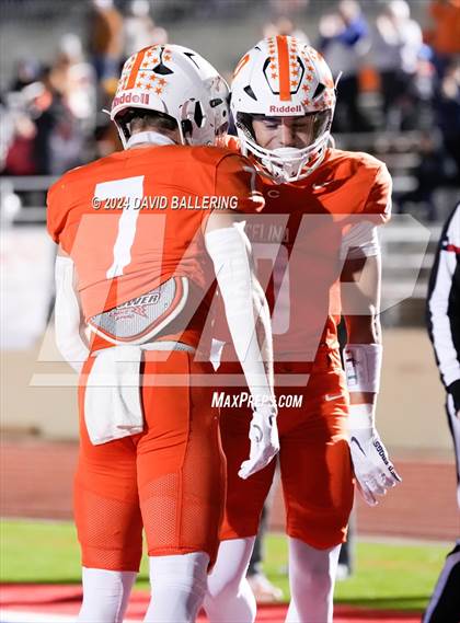 Thumbnail 1 in Celina vs Alvarado (UIL Football 4A Division 1 Region II Final) photogallery.