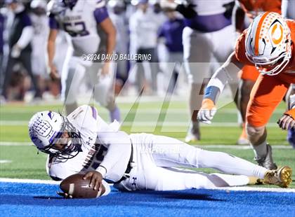 Thumbnail 2 in Celina vs Alvarado (UIL Football 4A Division 1 Region II Final) photogallery.