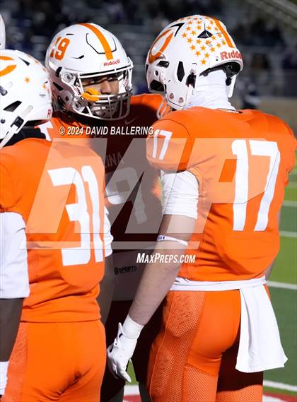 Thumbnail 2 in Celina vs Alvarado (UIL Football 4A Division 1 Region II Final) photogallery.