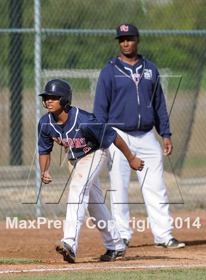Thumbnail 1 in Woodland Christian vs. Vacaville Christian photogallery.