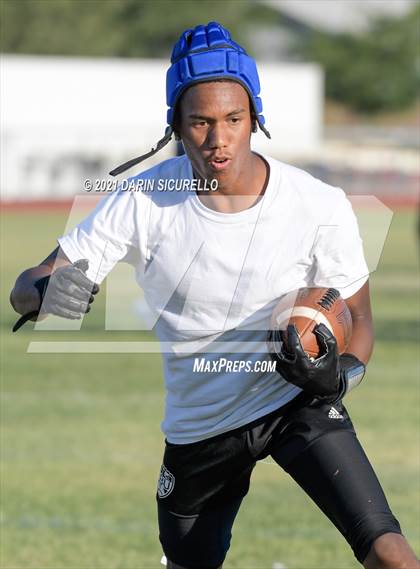 Thumbnail 1 in O'Connor vs Westview (Cactus Duel Out West 7-on-7 Tournament) photogallery.