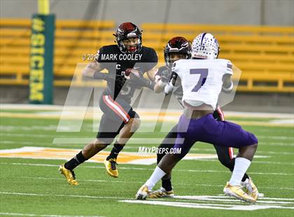 Thumbnail 3 in Coppell vs. Cedar Ridge (UIL 6A D1 Regional Playoff) photogallery.
