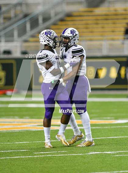 Thumbnail 1 in Coppell vs. Cedar Ridge (UIL 6A D1 Regional Playoff) photogallery.
