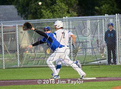 Thumbnail 3 in Brock vs Peaster (UIL 3A Regional Quarterfinal) photogallery.