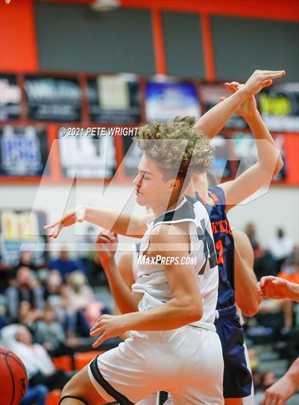 Thumbnail 3 in Sarasota vs Bradenton Christian (Sarasota JV Classic) photogallery.