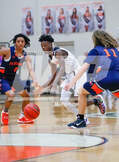 Thumbnail 1 in Sarasota vs Bradenton Christian (Sarasota JV Classic) photogallery.