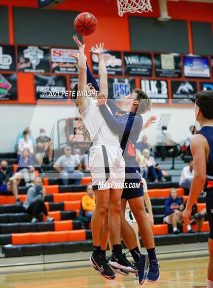 Thumbnail 3 in Sarasota vs Bradenton Christian (Sarasota JV Classic) photogallery.